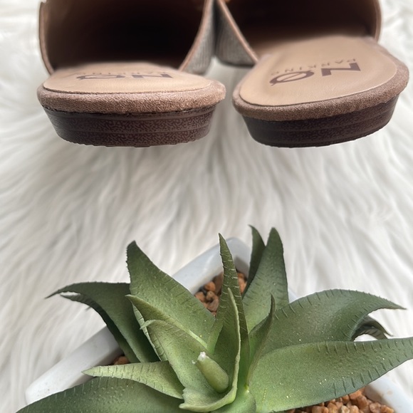 NO PARKING | Rhinestone/Crystal Pointed Toe Slip On Mules | Size 10 - Picture 7 of 12